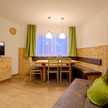 Top Holiday Flat In Fuegen Near The Ski Area Esterno foto