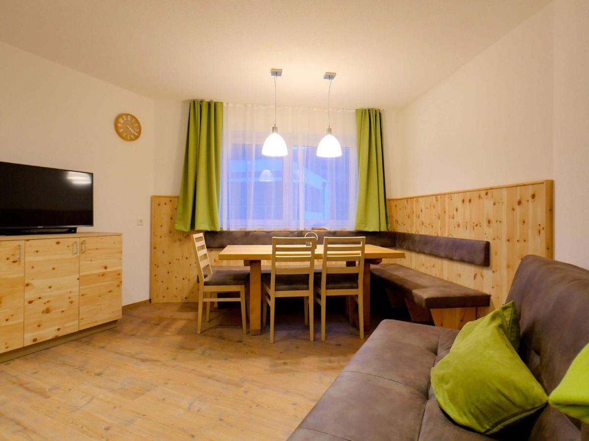 Top Holiday Flat In Fuegen Near The Ski Area Esterno foto