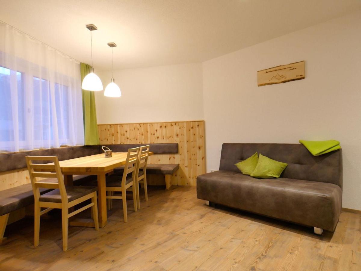 Top Holiday Flat In Fuegen Near The Ski Area Esterno foto