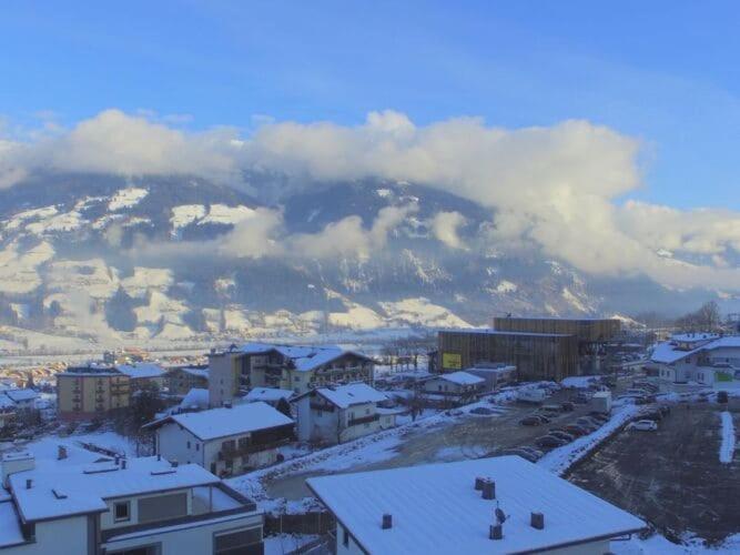 Top Holiday Flat In Fuegen Near The Ski Area Esterno foto