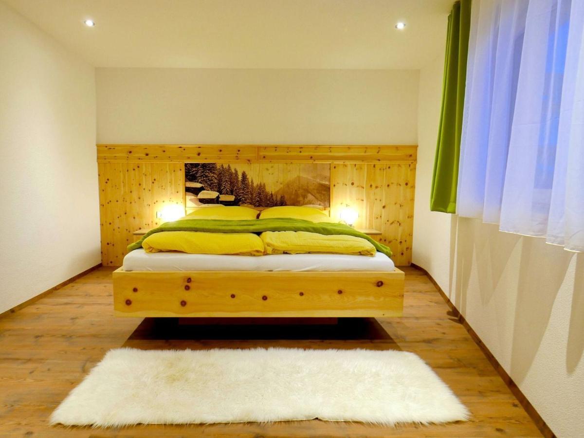 Top Holiday Flat In Fuegen Near The Ski Area Esterno foto