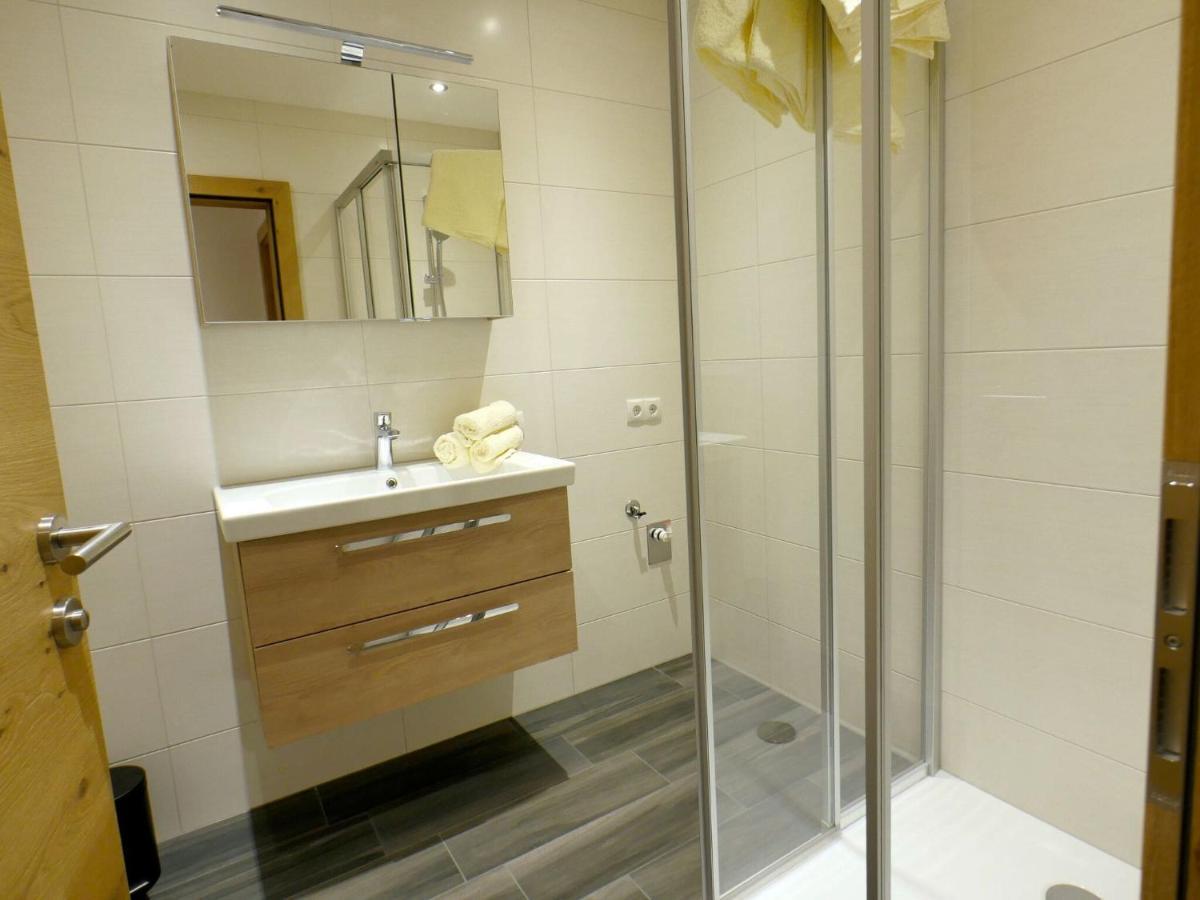 Top Holiday Flat In Fuegen Near The Ski Area Esterno foto