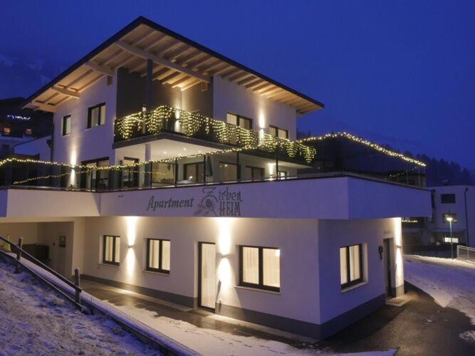 Top Holiday Flat In Fuegen Near The Ski Area Esterno foto